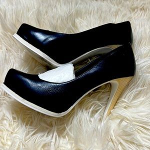 BCBGENERATION BLACK & WHITE SILK GOAT